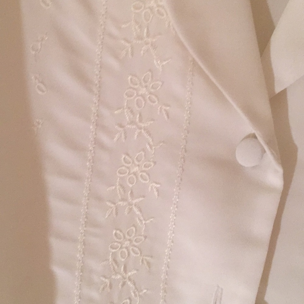 Kathy Lee Women’s White Blouse - Picture 3 of 4